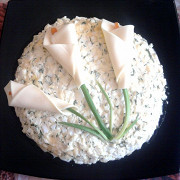 Салат из куриной грудки с шампиньонами и ананасом