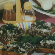 Закусочные бутерброды с грибами в микроволновой печи
