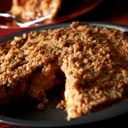 Слоеный пирог с яблоками и миндалем по-нормандски
