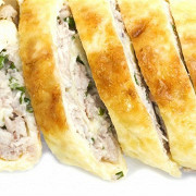 Рулет из лаваша с курицей и сыром