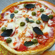 Итальянская пицца с сыром моцарелла