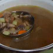 Грибной суп с картофелем и зеленью