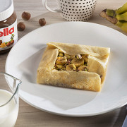 Блины на кефире с бананом, Nutella® и фисташками