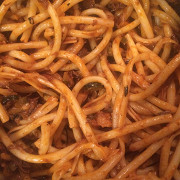 Макароны с тушенкой