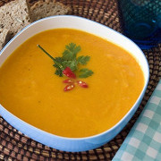 Суп с морковью и тыквенными семечками
