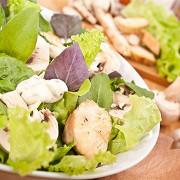 Салат куриный  с грибами под сыром