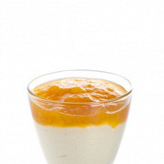 Молочно-ванильный пудинг с абрикосами и коньяком