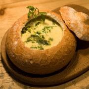 Сырный суп с брокколи и ветчиной от Ри Драммонд