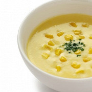 Ямайский кукурузно-гороховый острый суп со специями