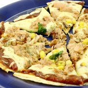 Зерновая пицца с тунцом и кукурузой