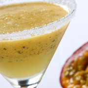 Пунш из маракуйи с белым ромом