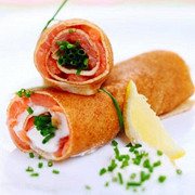 Рулетики с лососем