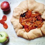 Галета с яблоками, курагой и апельсиновым джемом