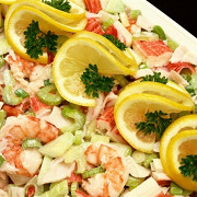 Крабовый салат с креветками и сельдереем