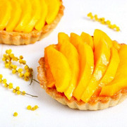 Пирожные с манго, папайей и кремом из лайма и маскарпоне