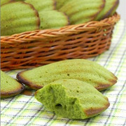 Печенье «Мадлен» с зеленым чаем матча