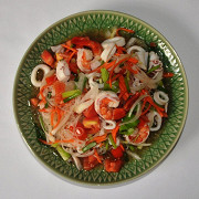 Тайский салат из морепродуктов