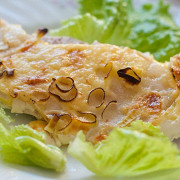 Куриное филе в сливках с персиками