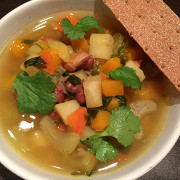 Овощной суп с красной фасолью
