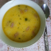 Сырный суп с полукопченой колбасой