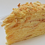 Торт «Наполеон» из рубленого теста с заварным кремом