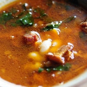 Суп из лисичек с фасолью