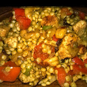 Кускус с овощами, кешью и курицей