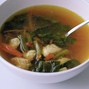 Куриный суп со стручковой фасолью и шпинатом