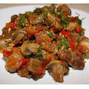 Мясо, тушеное с шампиньонами и сладким перцем