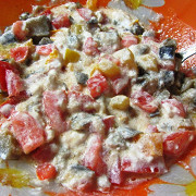 Теплый салат с баклажанами, болгарским перцем и фетой