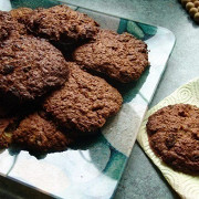 Шоколадное овсяное печенье без сахара с бананом