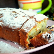 Пышный творожный кекс с изюмом
