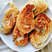 Чебуреки с грибами и сыром