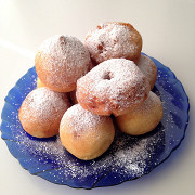 Творожные пончики в сахарной пудре