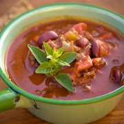 Зимний фасолевый суп с копченым мясом