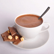 Горячий шоколад из молока, шоколада и какао