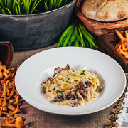 Тальятелле с лисичками и трюфельным маслом