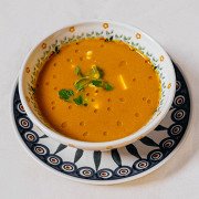 Крем-суп из батата с тофу и карри
