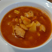 Томатный фасолевый суп с курицей