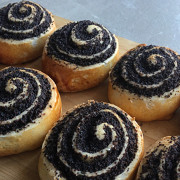 Булочки с маком