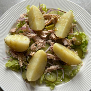 Салат с тунцом и молодым картофелем