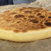 Лепешка с сыром и картофелем на сковороде