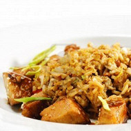 Жареный тайский рис с курицей