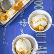 Ванильное мороженое с шафраново-манговой прослойкой