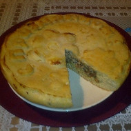 Пирог с консервированной сайрой из картофельного дрожжевого теста