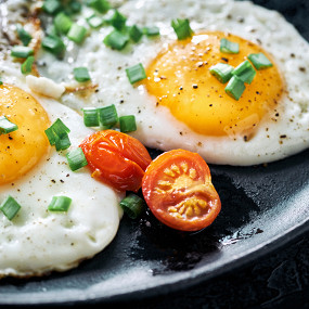Почему яйца обычно едят на завтрак?