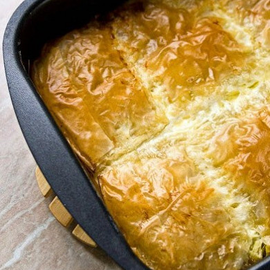 Рецепт: Пирог из теста Фило с сырами Брынза и Сиртаки - Быстрая выпечка