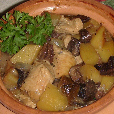 Как приготовить Куриная печень с картофелем в горшочках - пошаговое описание