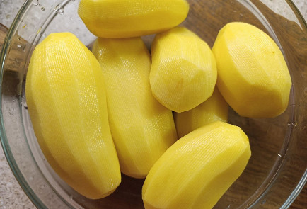 Фото шага рецепта Свиная вырезка пофранцузски с ананасами 190869 шаг 2  