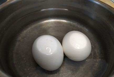 Фото шага рецепта Начинка для тарталеток с печенью трески 190885 шаг 2  